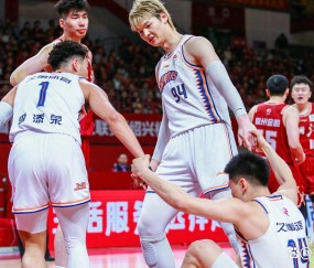 开云体育中国-包含关键时刻CBA季后赛焦点战，广厦男篮调整名单，质疑声仍在，细节决定成败的词条